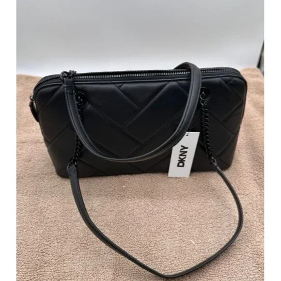 DKNY Bryant Park Quilted Sachet Crossbody BagLeather Chain Strap MSRP $198
